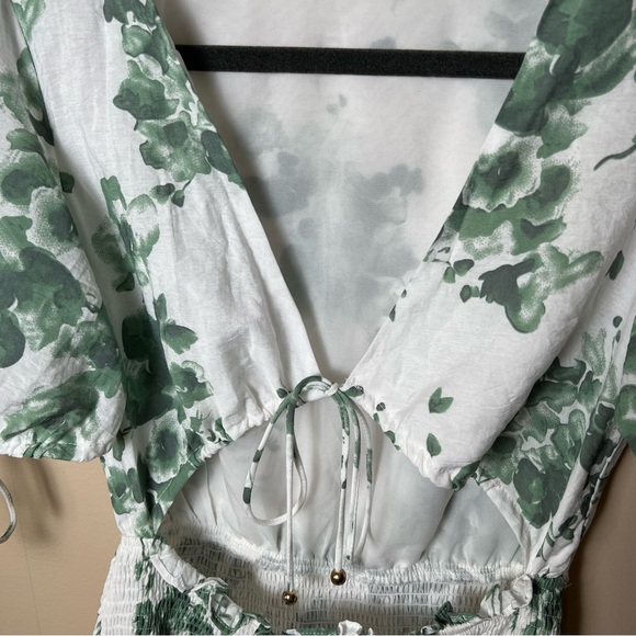 Selfie Leslie Sylvie Shirred Layered Hem Floral Dress Olive/White Smocked Small - Picture 7 of 12